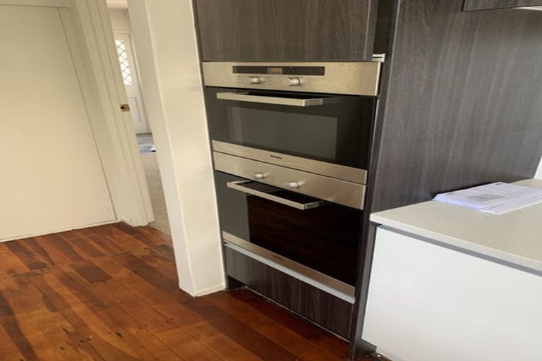 Photo of property in 1/15 Fairfax Avenue, Northcote, Auckland, 0627