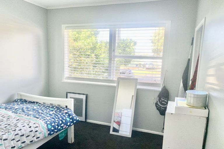 Photo of property in 108 Tirimoana Road, Te Atatu South, Auckland, 0602
