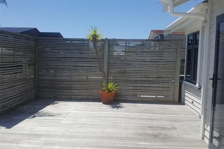 Photo of property in 38b Whiteley Street, Moturoa, New Plymouth, 4310