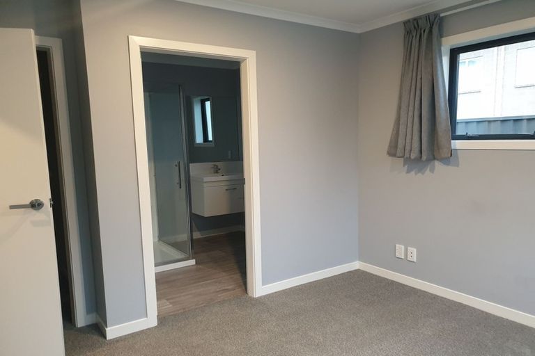 Photo of property in 27 Kaki Drive, Kenepuru, Porirua, 5022