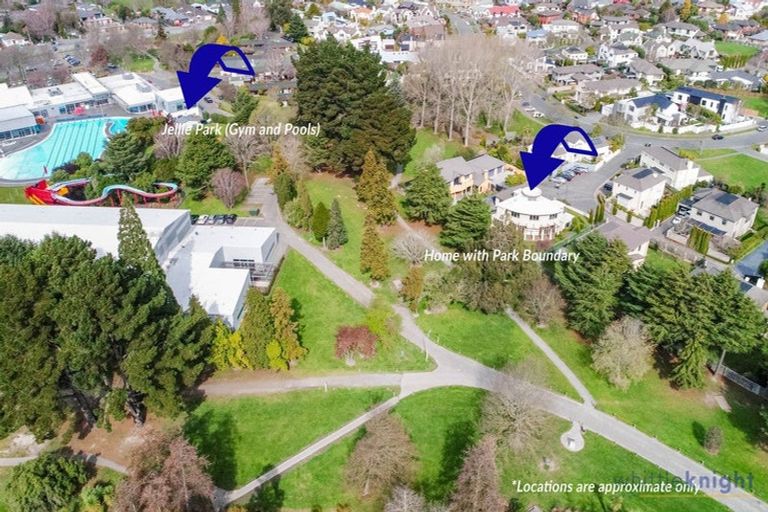 Photo of property in 6 Hogarth Lane, Burnside, Christchurch, 8053