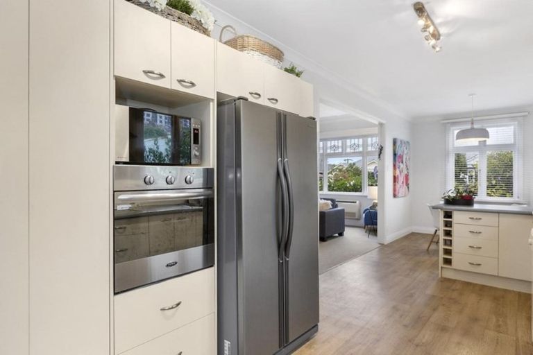 Photo of property in 274 Macandrew Road, Forbury, Dunedin, 9012