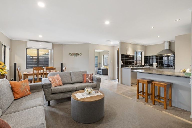 Photo of property in 9 Woodcroft Way, Pukekohe, 2120