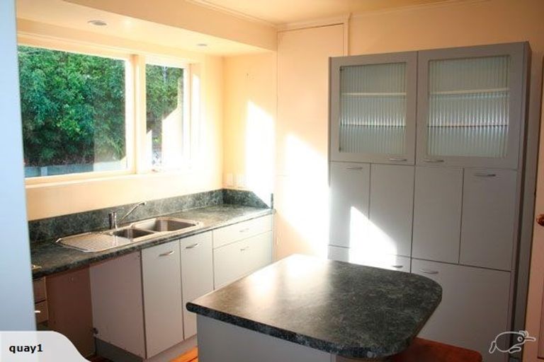 Photo of property in 25 Montreal Grove, Kingston, Wellington, 6021