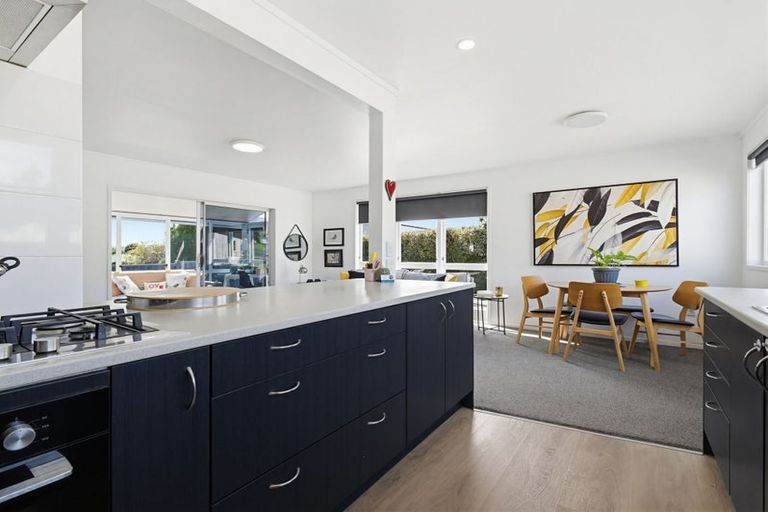 Photo of property in 5 Hetherington Road, Ranui, Auckland, 0612