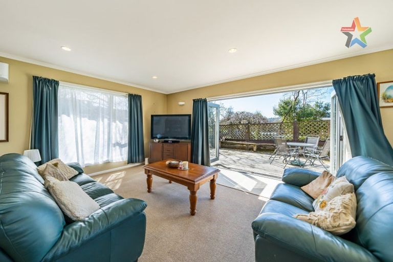 Photo of property in 294a Stokes Valley Road, Stokes Valley, Lower Hutt, 5019
