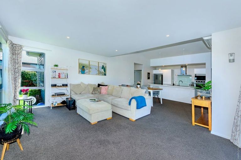 Photo of property in 10 Meyer Crescent, Halswell, Christchurch, 8025