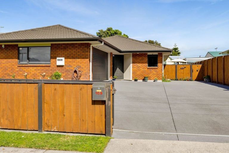 Photo of property in 109 Browne Street, Waitara, 4320