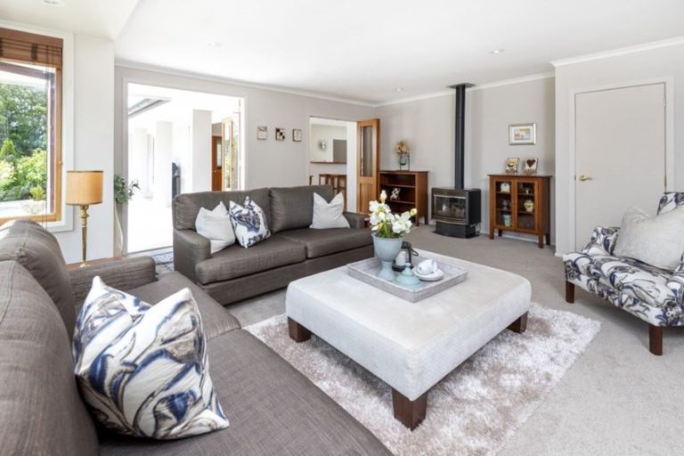 Photo of property in 62 Parkhill Road, Mellons Bay, Auckland, 2014