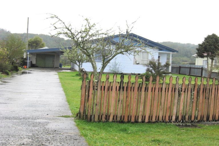 Photo of property in 19 Taupo Terrace, Dobson, Greymouth, 7805
