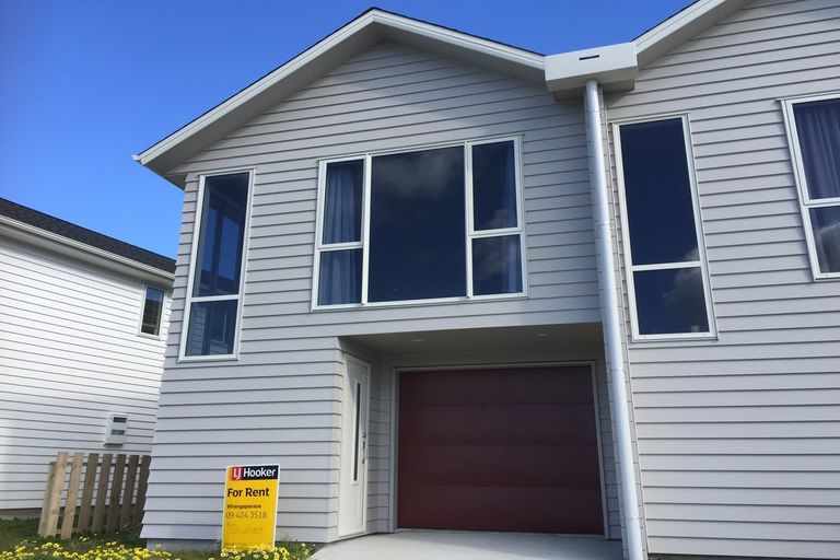 Photo of property in 101 Voyager Drive, Gulf Harbour, Whangaparaoa, 0930