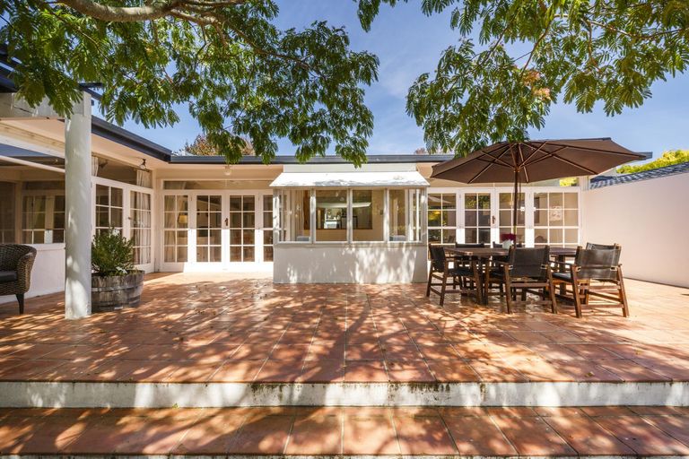 Photo of property in 40 Crewe Crescent, Hokowhitu, Palmerston North, 4410