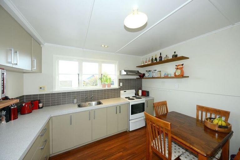 Photo of property in 4 Dunedin Street, Redwood, Christchurch, 8051