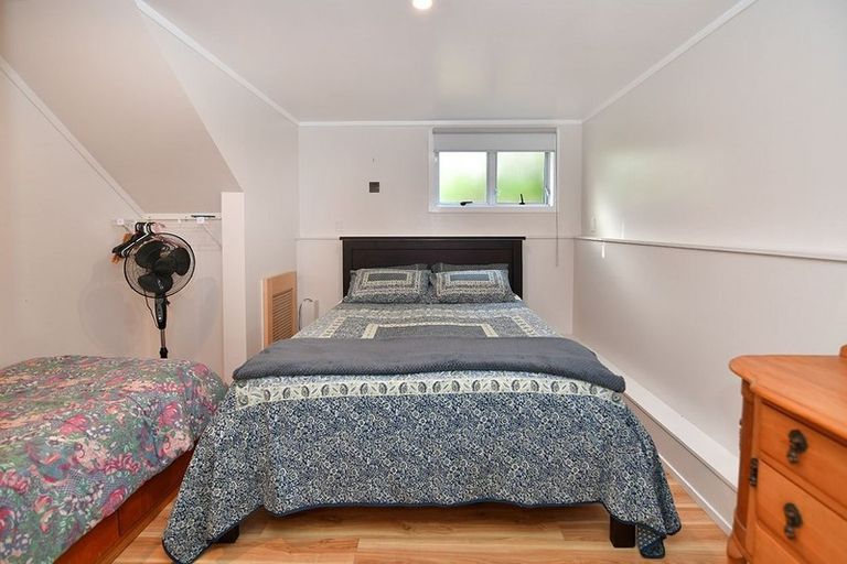 Photo of property in 8 Hillside Crescent, Leigh, 0985