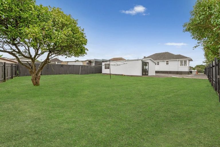 Photo of property in 18 Crown Crescent, Otara, Auckland, 2023