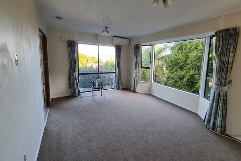 Photo of property in 61 Viewmont Drive, Harbour View, Lower Hutt, 5010