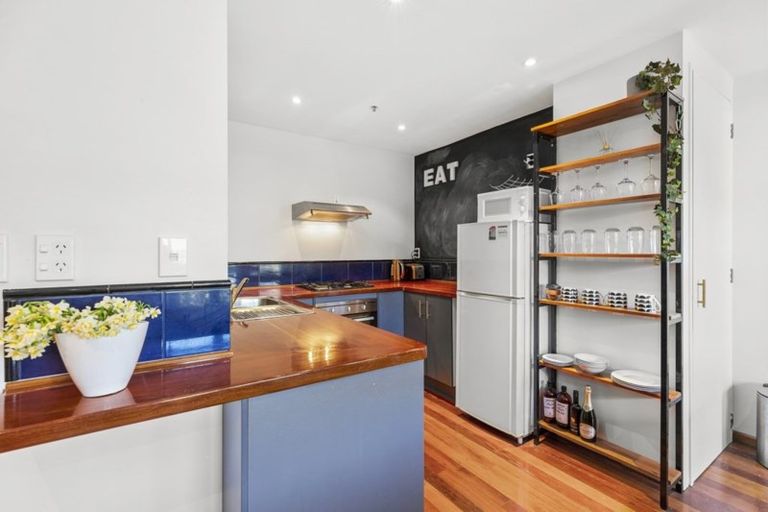 Photo of property in Courtenay Apartments, 401/120 Courtenay Place, Te Aro, Wellington, 6011