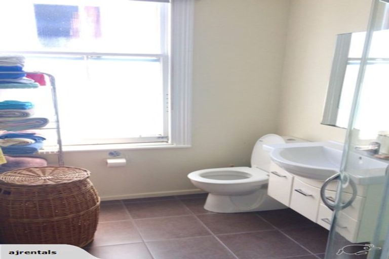 Photo of property in 14 Bidwill Street, Mount Cook, Wellington, 6021