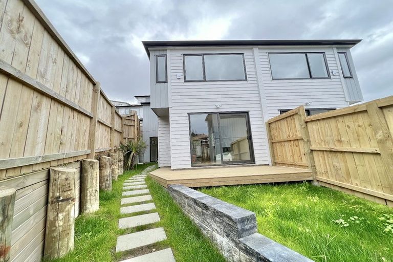 Photo of property in 7e Serrata Place, Browns Bay, Auckland, 0630