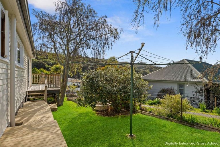 Photo of property in 65 Hampden Street, Picton, 7220