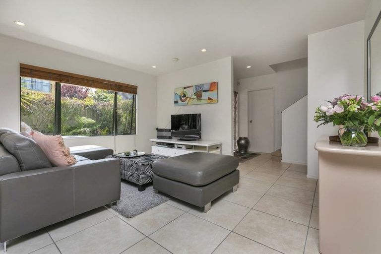 Photo of property in 4/39 Church Street, Northcote Point, Auckland, 0627