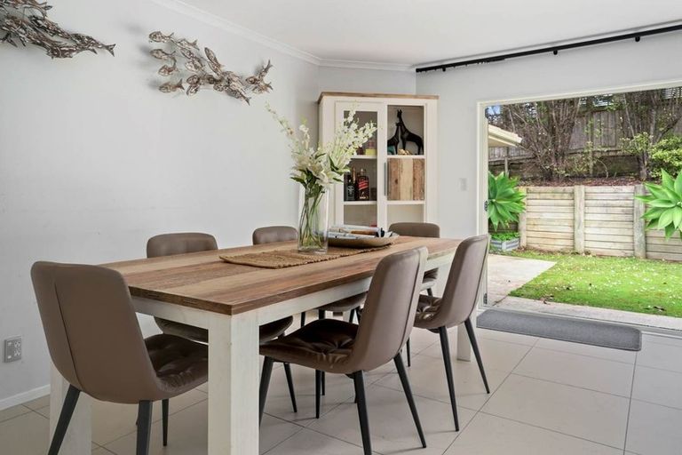 Photo of property in 7 Louvain Place, Greenhithe, Auckland, 0632