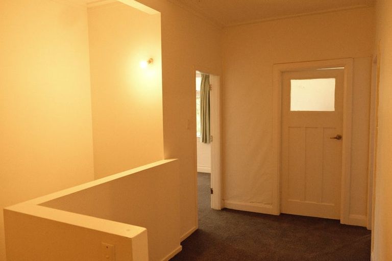 Photo of property in 19 Hadfield Terrace, Kelburn, Wellington, 6012