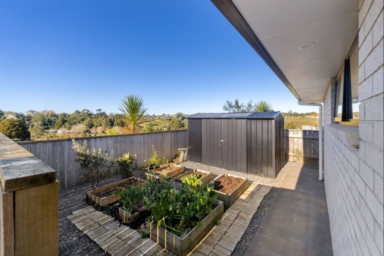 Photo of property in 31 Atutahi Street, Hurdon, New Plymouth, 4310