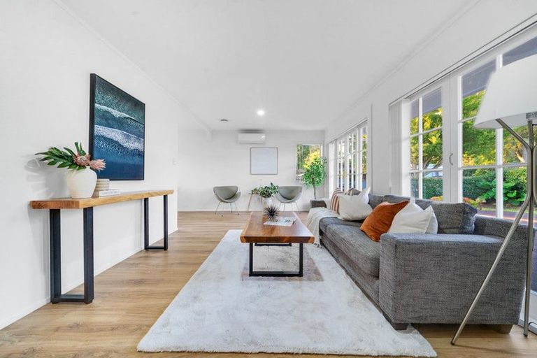 Photo of property in 8 Pukeroa Place, Papakura, 2110