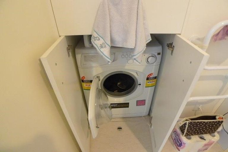 Photo of property in Terrace Heights Apartments, 2/163p The Terrace, Wellington Central, Wellington, 6011