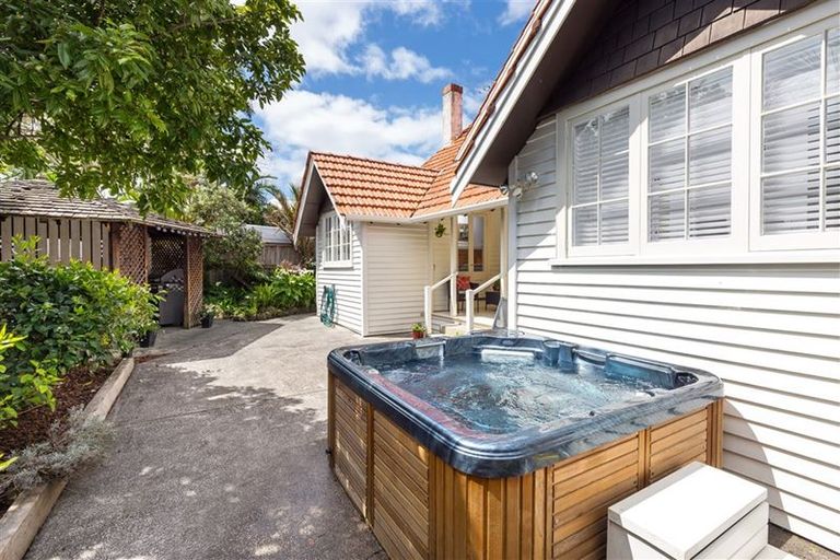 Photo of property in 14a Norwood Road, Bayswater, Auckland, 0622