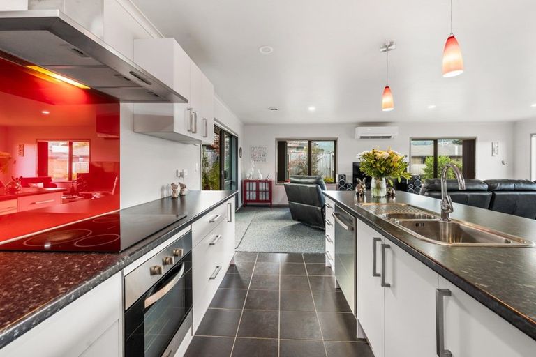 Photo of property in 31 Hamon Place, Pukehangi, Rotorua, 3015