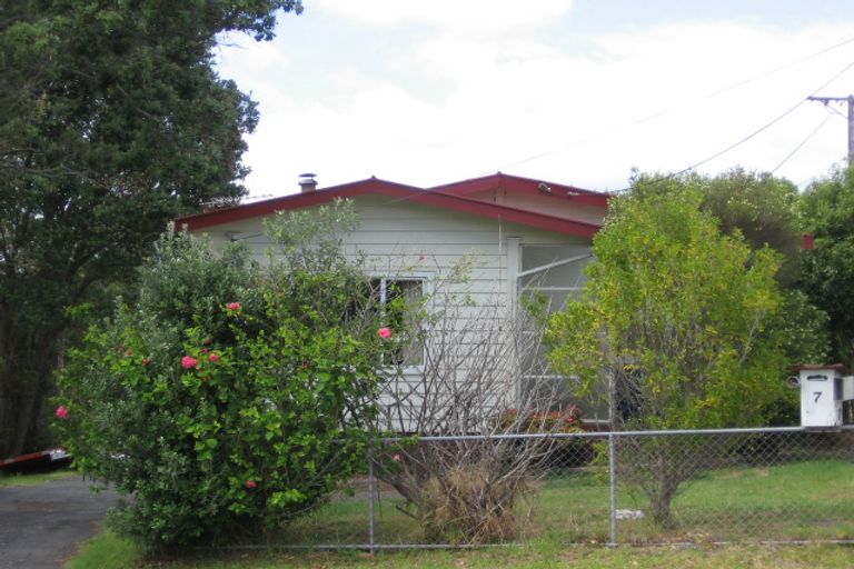 Photo of property in 3/5 Gazelle Avenue, Beach Haven, Auckland, 0626