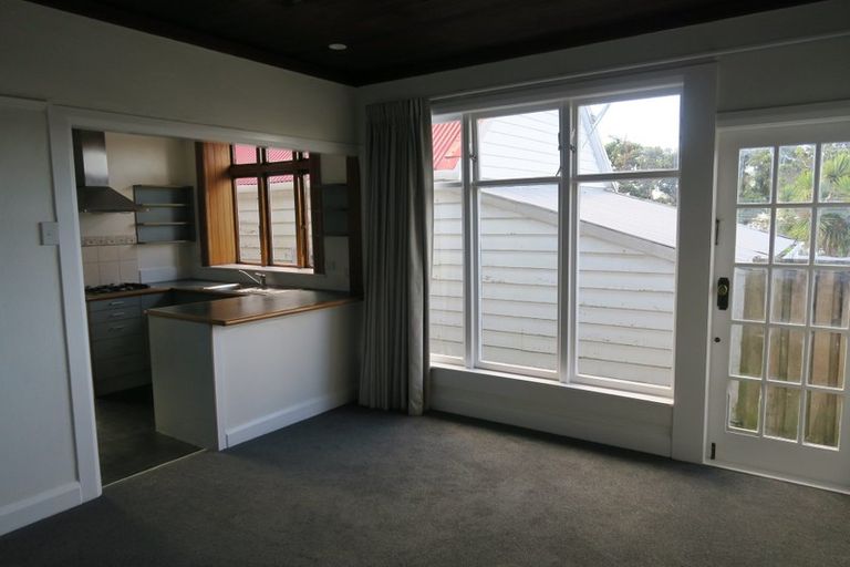 Photo of property in 17 Bidwill Street, Mount Cook, Wellington, 6021