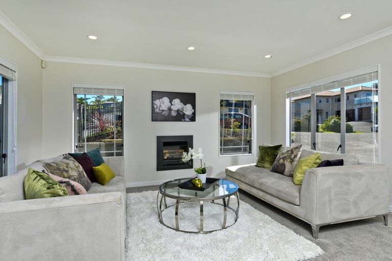 Photo of property in 15 Hornbill Drive, Fairview Heights, Auckland, 0632