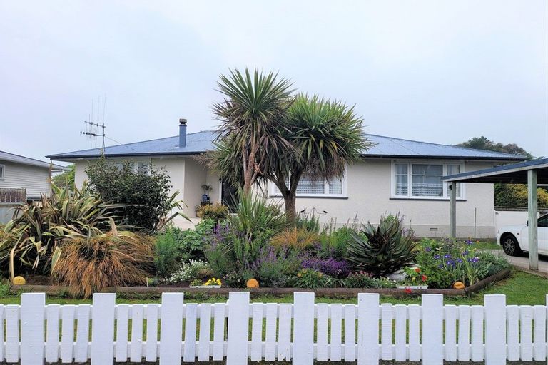 Photo of property in 81 Barraud Street, Dannevirke, 4930