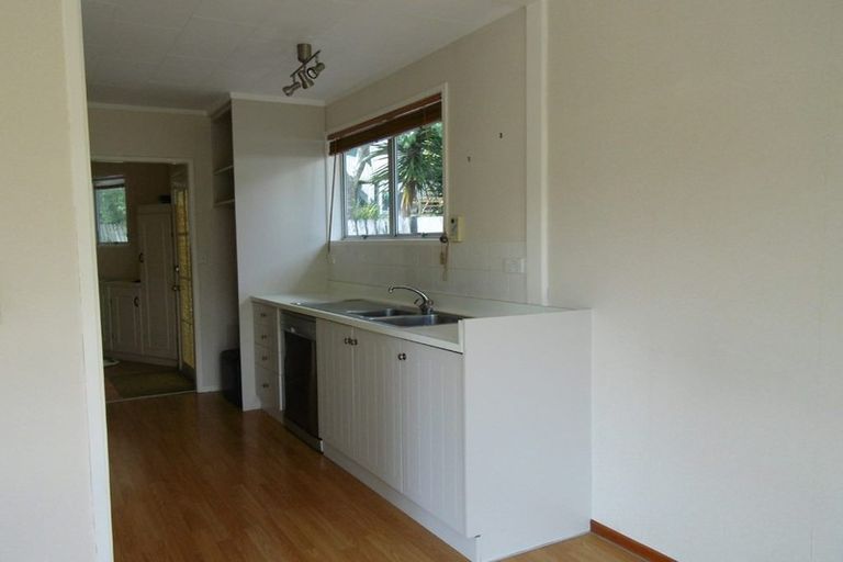Photo of property in 2/65 Alexander Avenue, Torbay, Auckland, 0630