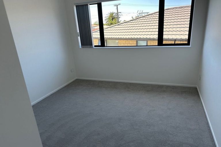 Photo of property in 36a Vodanovich Road, Te Atatu South, Auckland, 0610
