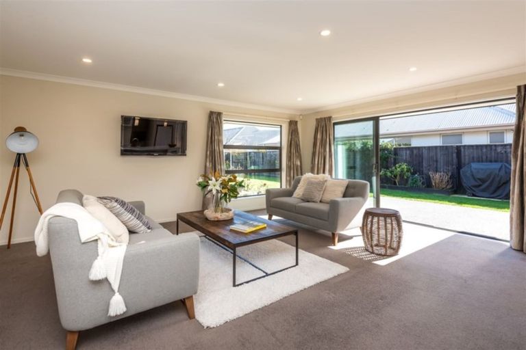 Photo of property in 39 Oakwood Drive, Rangiora, 7400