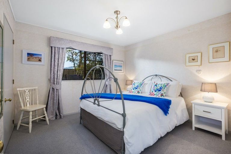 Photo of property in 23 Rawene Street, Waikanae, 5036