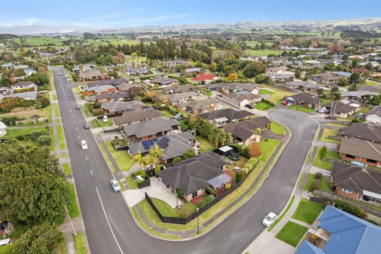 Photo of property in 1 Puketi Lane, Waiuku, 2123