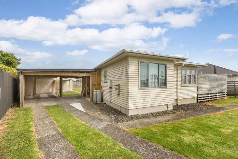 Photo of property in 15 Clive Road, Katikati, 3129