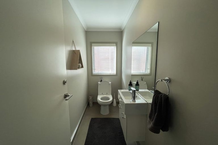 Photo of property in 6 Horizon View Road, Oteha, Auckland, 0632