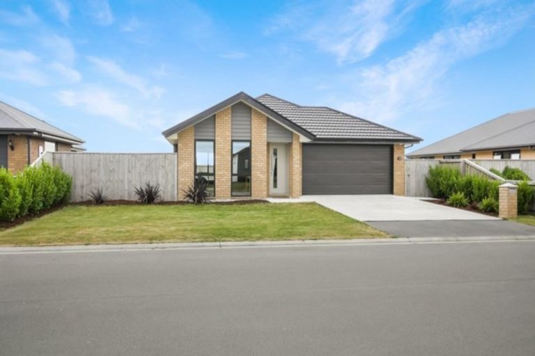 Photo of property in 35 Bradbury Avenue, Rolleston, 7614