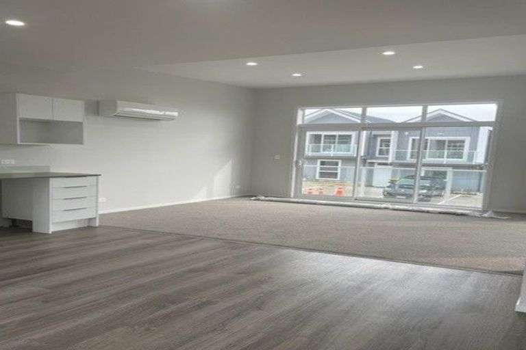 Photo of property in 16 Kopua Place, Whitby, Porirua, 5024