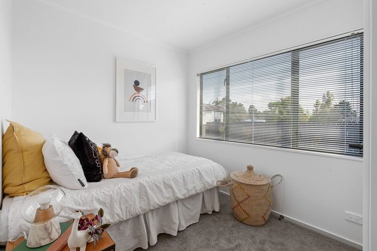 Photo of property in 122a Lynwood Road, New Lynn, Auckland, 0600