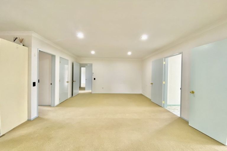 Photo of property in 14 Franshell Crescent, East Tamaki, Auckland, 2013