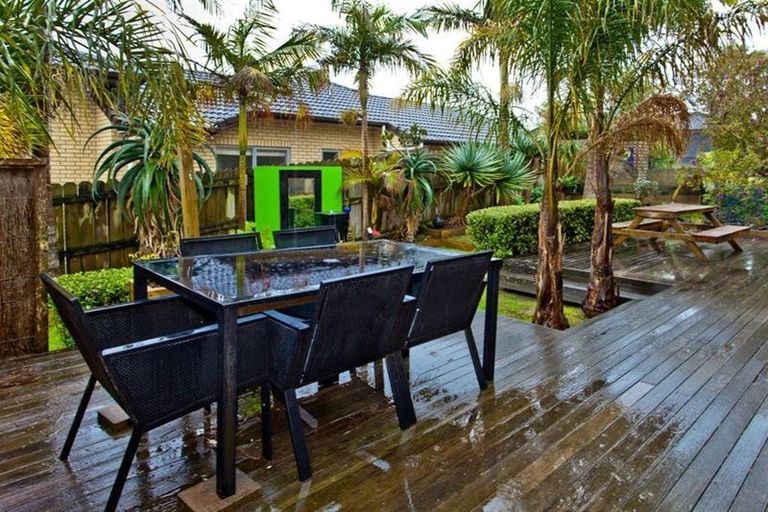 Photo of property in 32 Chadlington Avenue, Henderson, Auckland, 0612