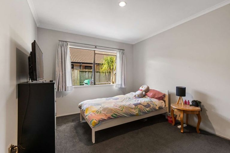 Photo of property in 102 Oriental Parade, Papamoa Beach, Papamoa, 3118