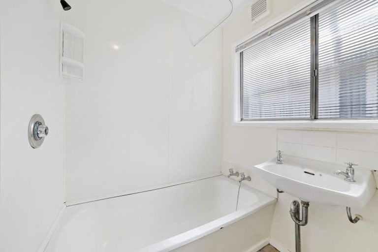 Photo of property in 19 Hildreth Street, Karori, Wellington, 6012